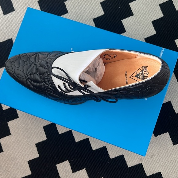 NWT John Fluevog lotus sole talk side lace up shoes size 9 - Picture 2 of 3